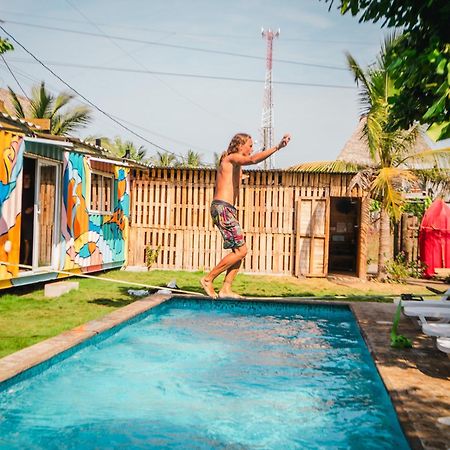 Green Belly Surf Hostel El Paredón Buena Vista Exteriér fotografie