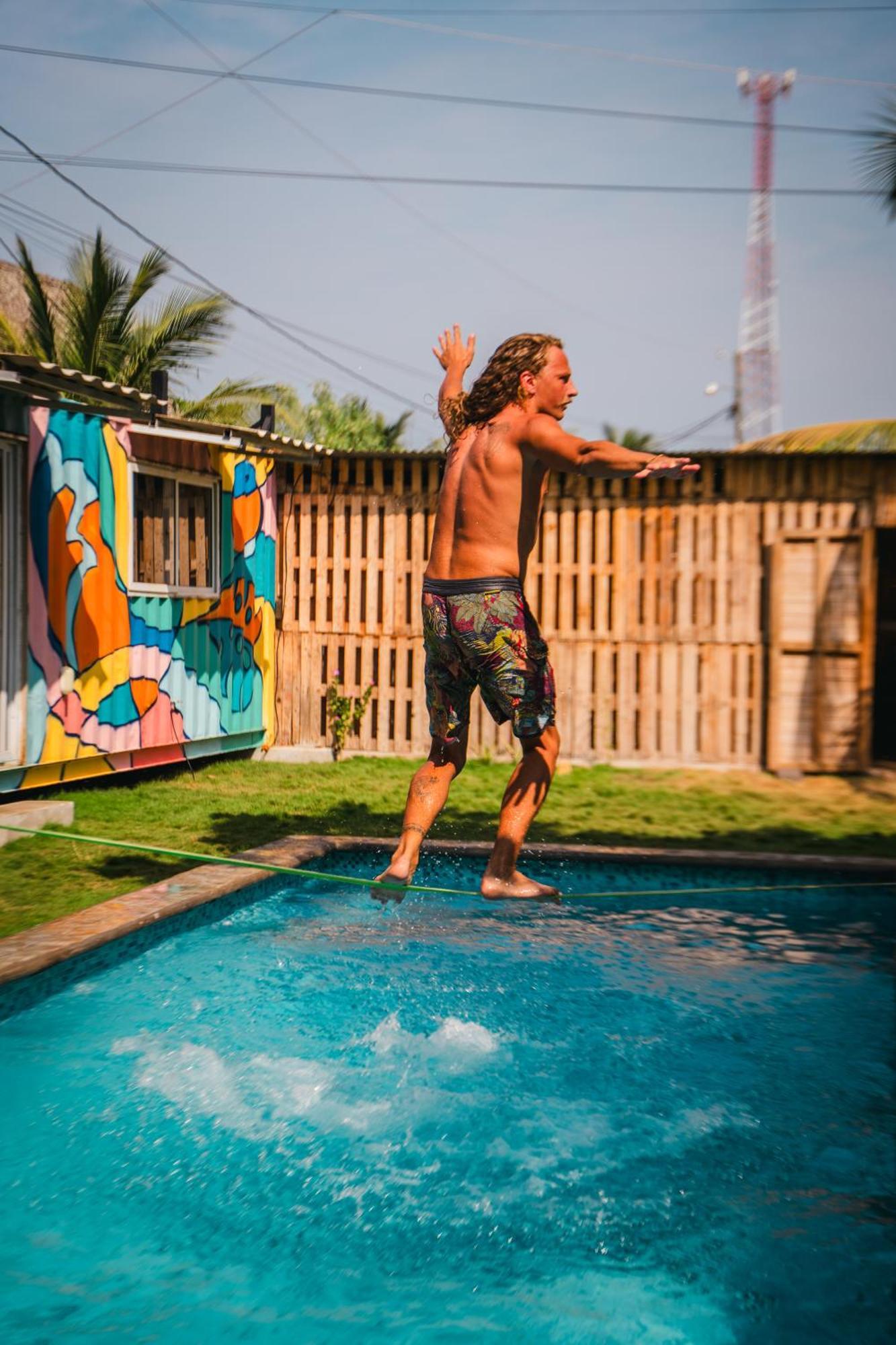 Green Belly Surf Hostel El Paredón Buena Vista Exteriér fotografie